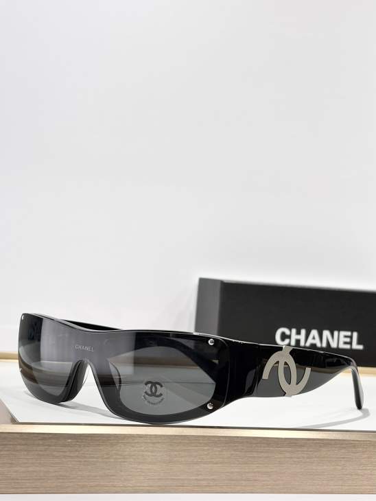 Picture of Chanel Sunglasses _SKUfw77096137fw